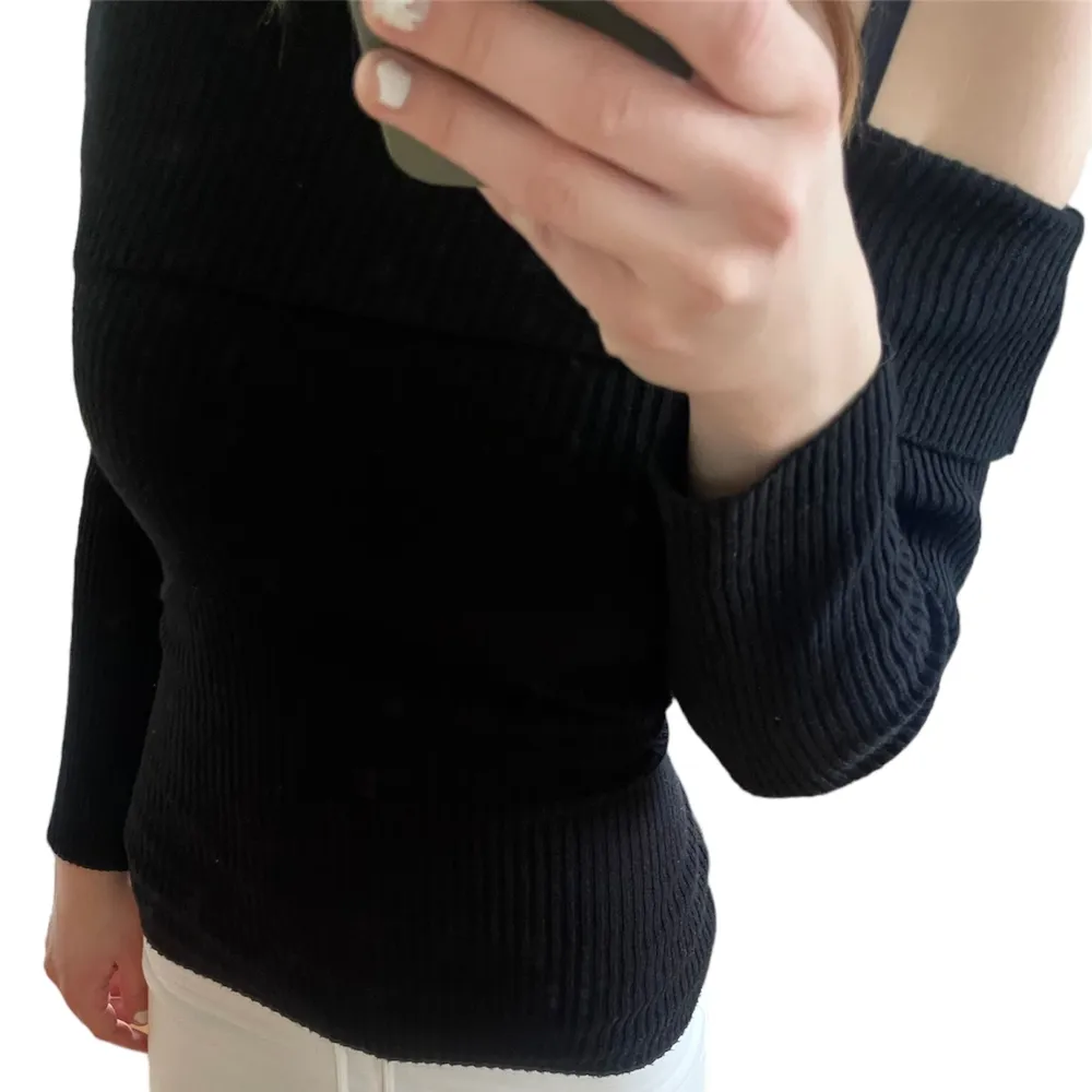 Off shoulder vintage foldover stickad osymmetrisk tröja från Next, strl L💕 // bredd 33cm, längd 60cm, ärmarna 46cm. Tröjor & Koftor.