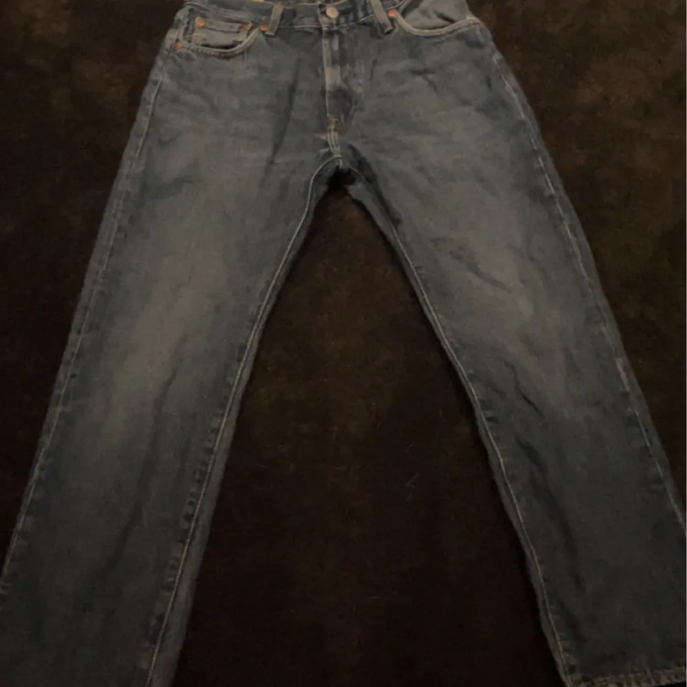 Schyssta Levis jeans som har använt ett få par gånger.. Jeans & Byxor.