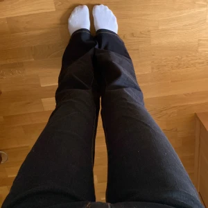 Bootcut jeans strl S - Jättefina midrise jeans i strl S
