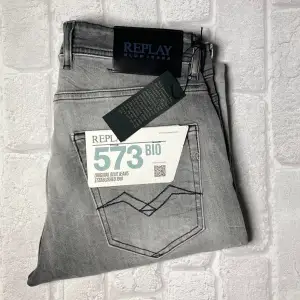| Helt nya svin snygga Replay jeans | Storlek 29/32 | Pris 699 |