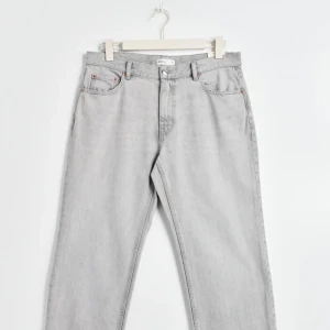 Low straight jeans - Gråa lågmidjade jeans från Gina Tricot🩷 Använt fåtal gånger!