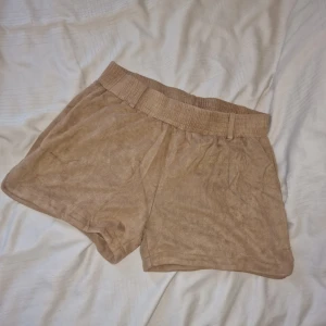 Shorts  - Fake mocha shorts, super sköna. Enbart testade 