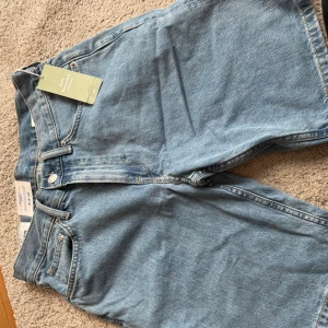 Jeanshorts från HM - Helt nya med prislapp!