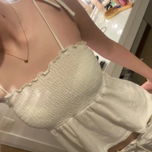 Vit top  - Jättefin top från vero moda💕