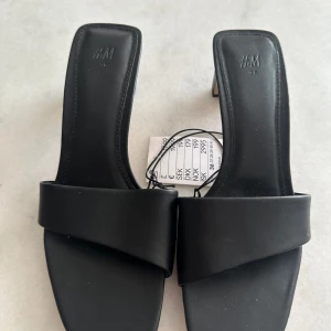 Klackskor  - Oanvända klackskor 