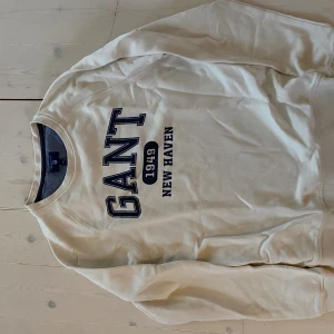 Gant collegetröja  - Fortfarande fint vit