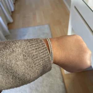 Silvrigt armband ifrån glitter 💓 Justerbart