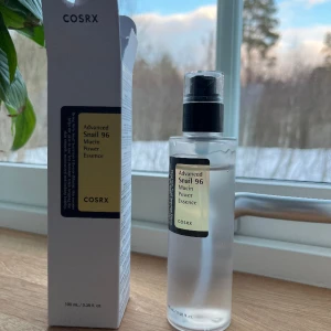 Cosrx advanced snail 96 mucin power Essence 100 ml - Säljer det populära ”snigelslemet” då den inte fungerar på min hy💗använd typ 3 gånger, så den är som ny🥰 köpt på lyko för 239kr, jag säljer för 150kr + frakt💗💗