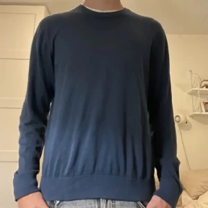 Riley tröja - Nu säljer jag denna riktigt feta tröja från Riley! Nypris 1200, skicket är 9/10 då den är näst intill oanvänd! Skriv om ni har frågor osv!