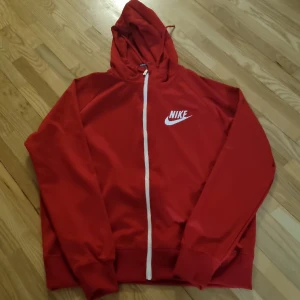 Nike hoody  - Använd men i god skick 