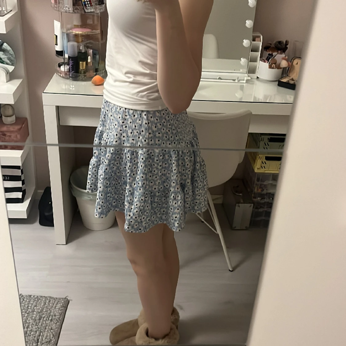 Blå fjol med blommor - 90