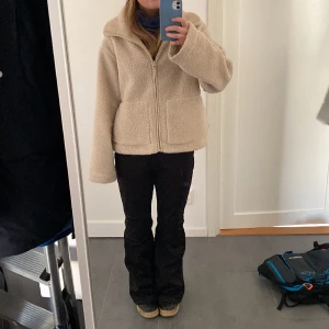 Teddyjacks - Så snygg köpt i höstas, sparsamt använd!🥰