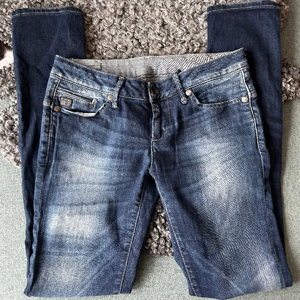 Gstar jeans i fint skick, lågmidjade, stl 29/34. Jeans & Byxor.