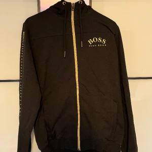 Hugo boss hoodie  - Bra skick 