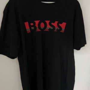 Hugo boss t shirt - Skön t shirt från Hugo boss