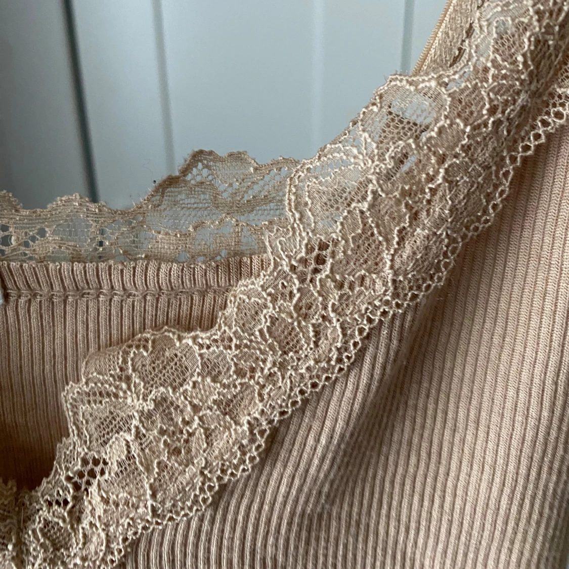 Beige spets topp - 91