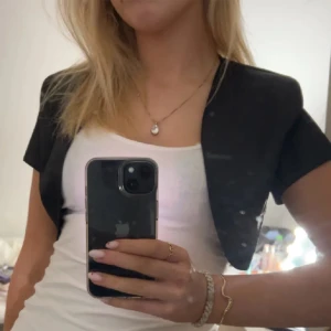 Satin bolero - Så snygg och passar till allt!!