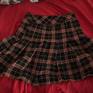 Kjol - En kort kjol som ja köpte på secondhand  