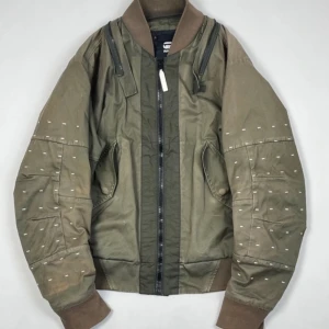 Vintage bomber - Fet bomberjacka med en sjuk fade. Storlek XL men passar mer som L (oversized m). 