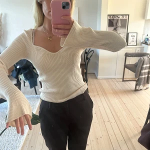 Hm topp  - Långärmad stickad från hm så snygg! Storlek M 