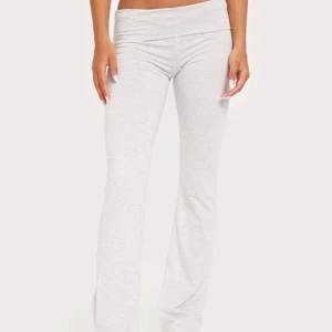 Grå yogapants - Gråa Yogapants i bra skick💗skriv för fler bilder 