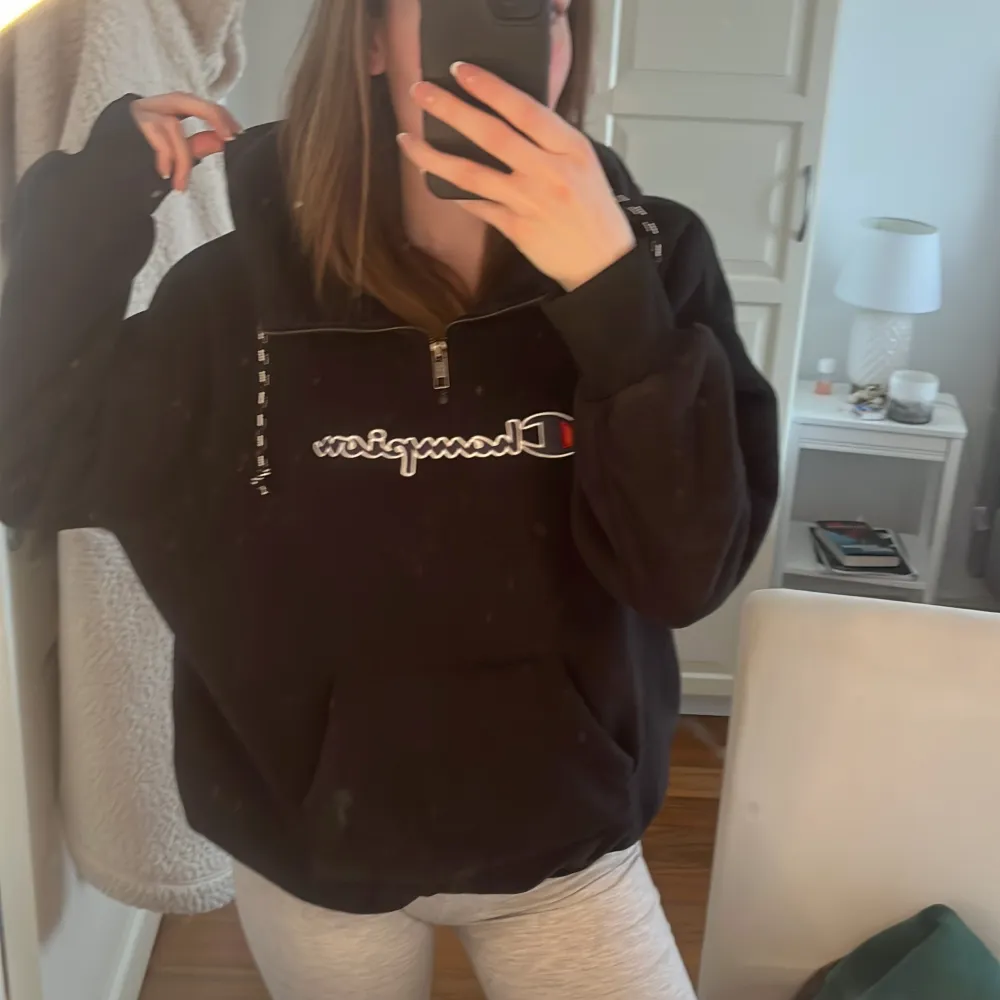 Champion fleecetröja/jacka oanvänd. Storlek small. . Hoodies.