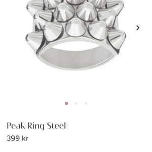 Edblad ring - Storlek s/m (17.5) !  Jätte bra skick då jag knappt har använt den vid tanke på att jag har bytt till guld.  Pris kan självklart diskuteras vid snabb affär!❤️ hör av dig vid ytterligare frågor!!❤️