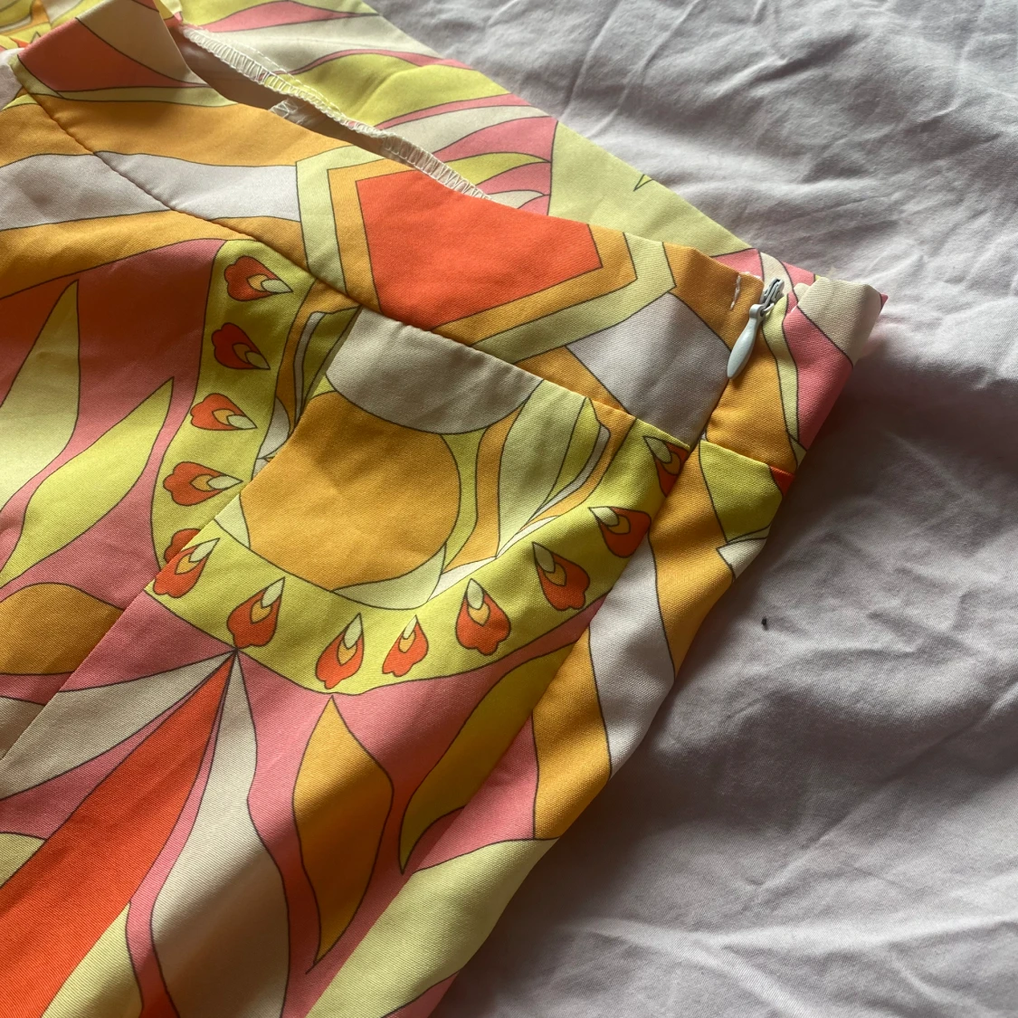 Kort kjol med mönster  - 92