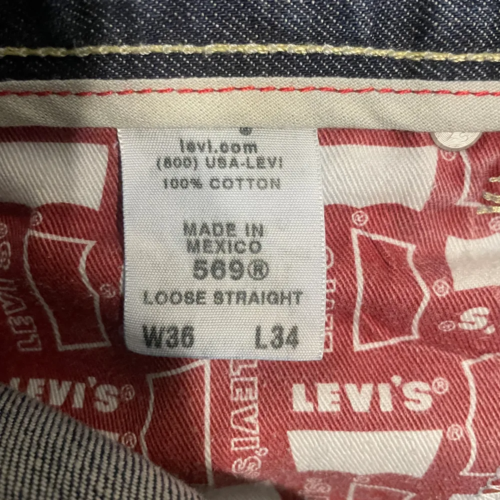 Sällsynta Levis byxor i bra skick. Slitna vid hälen. W 36, L 34. Jeans & Byxor.