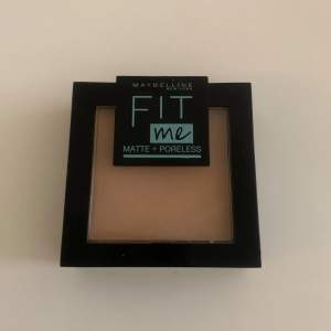 Pressed powder från Fit Me - Matte + poreless