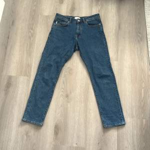 Selected Homme jeans till salu! Storlek W30 L32 (slim fit). Bra skick. Nypris: 799kr, mitt pris: 199kr. Hör gärna av er om frågor!