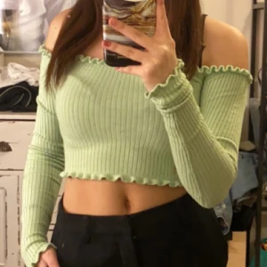 Off shoulder topp  - Säljs eftersom den inte kommer till användning💚