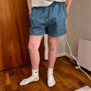shorts - säljer för att det har inte kommit till andvändnig