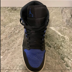 Jordan 1 mid - Bra skick. Storlek 41.