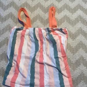 Randig top - Randig sommar top, för tjejer storlek 8-9