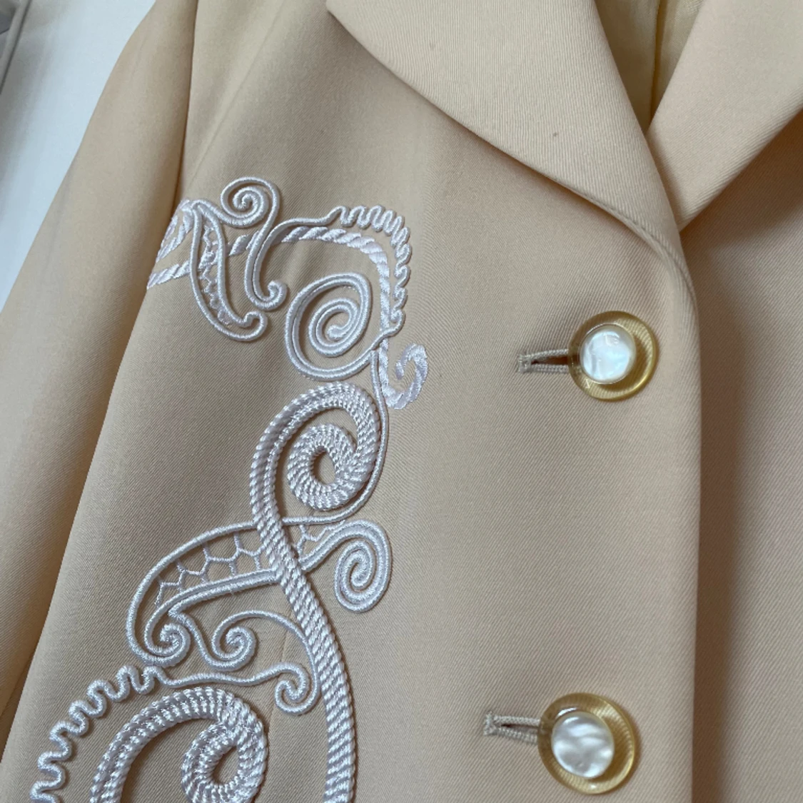 Beige/Ljusrosa Vintage Escada Kavaj.  - 90