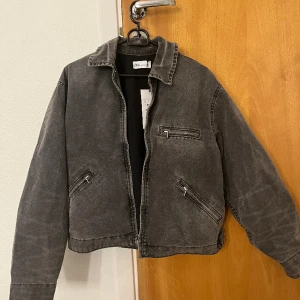 Zara jacka  - Super snygg jacka från zara. 🎀Helt ny och aldrig använd med prislapp på! 💞💞