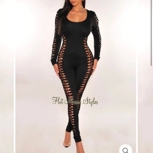 Jumpsuit - Har en helt ny jumpsuit från hot Miami style, prislapp kvar 