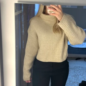 Stickad tröja  - Stickad polotröja från H&M 