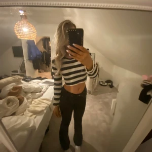 Svartvit topp! - Svartvit topp från zara! Aldrig använd, prislappen sitter kvar!  Storlek S!