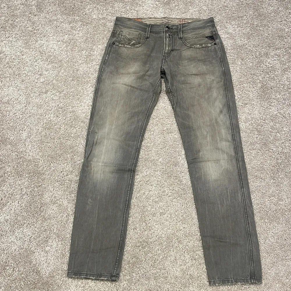 Feta replay jeans i toppskick 💯💯 Storlek: 30/32 pris:499kr skick:8/10🍾. Jeans & Byxor.