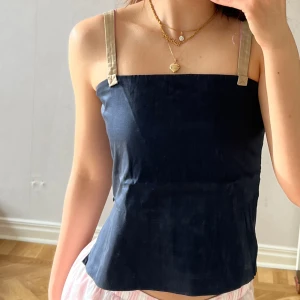  topp - mycket bra skick och skönt material ⭐️⭐️