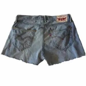 Supersnygga jeansshorts från Levi’s! 