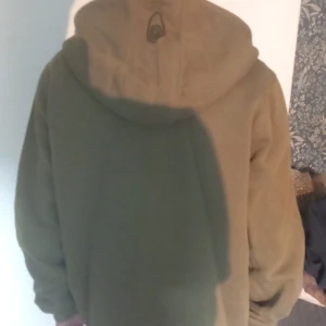 HOODIE / SAIL RACING - Använd några gånger bra skick storlek 176