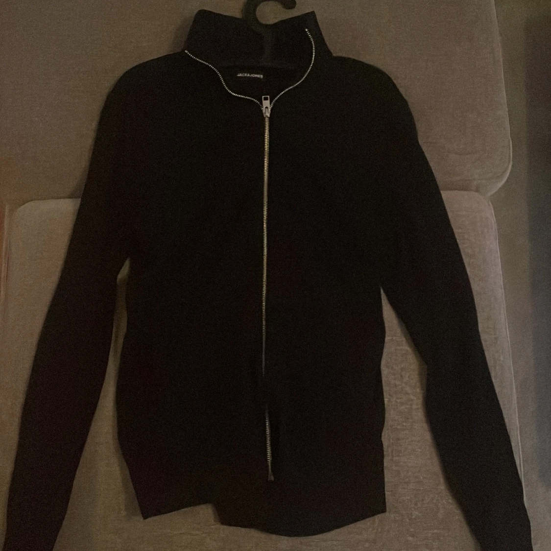 Svart full zip - 90