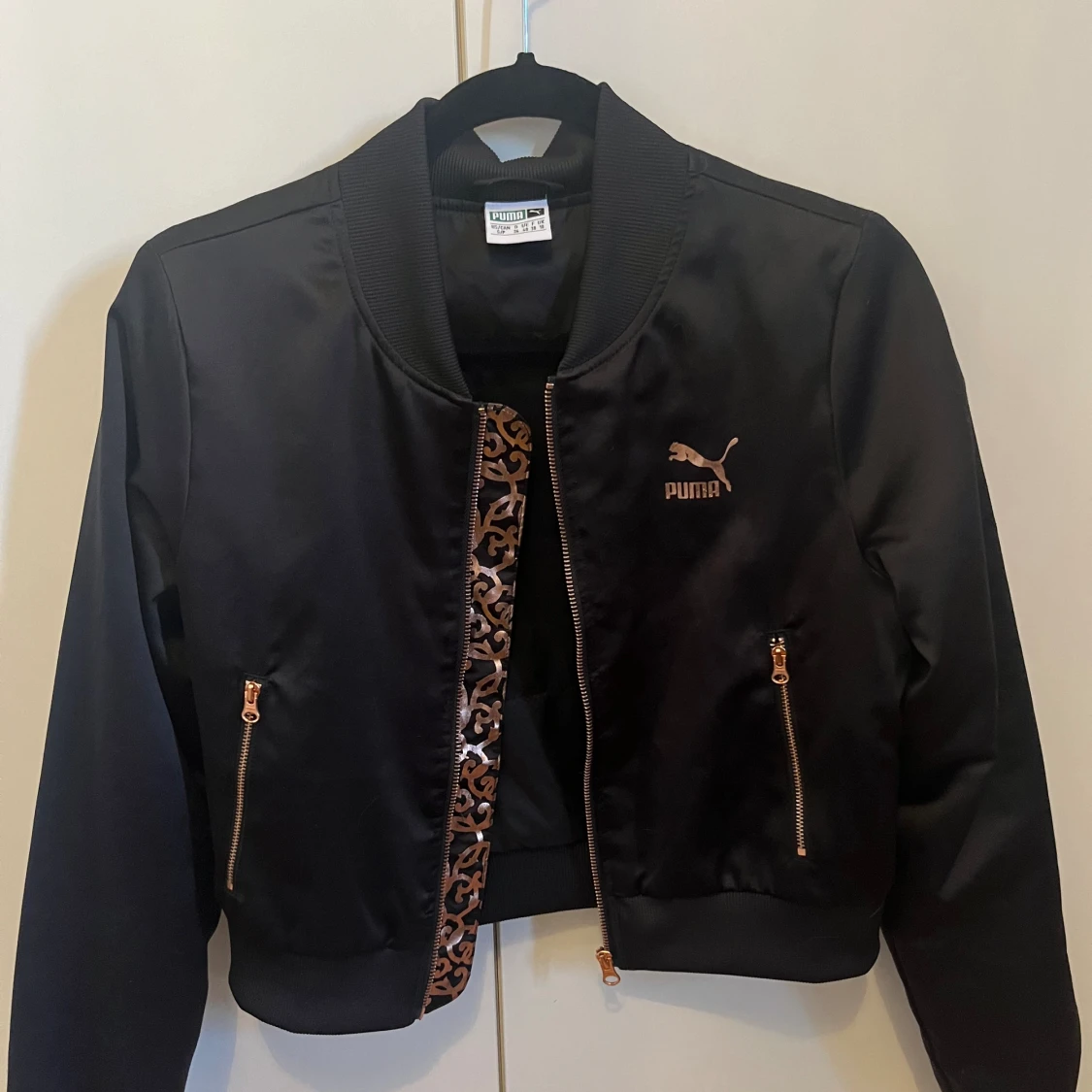 💛Svart bomberjacka från Puma💛 - 90