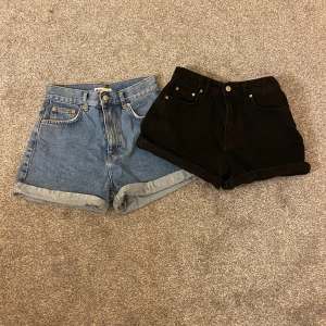 Shorts  - Båda är i samma storlek och modell, säljer 1 par för 70 eller båda för 100kr