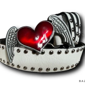 Cupid Heart Belt - Väldigt rare/Unik bälte som är Unbranded.😈❤️👋🥺🌹🔥💯🥰😍😂💦🐈‍⬛🥲🎂 Längd:105cm Säljer pågrund av inte ha någon outfit som passar, Ksk du har?!🤭🥹