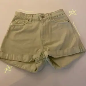 Ljusgröna shorts från monki, bra inför sommaren 💚🌱