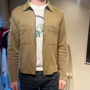 Overshirt jacka - Tja!! Säljer denna overshirten från selected homme i bra skick. Storlek S hör gärna av dig vid frågor😁🤩